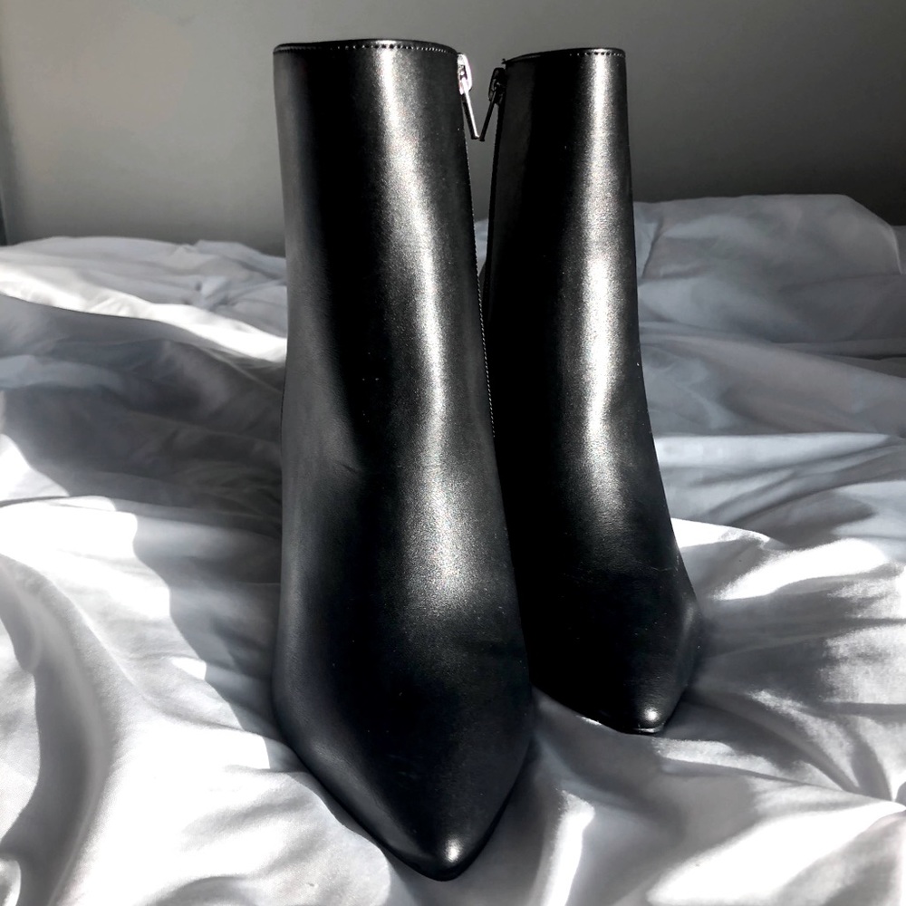 Shoedazzle | Rosamund Black Heeled Booties | NWOT